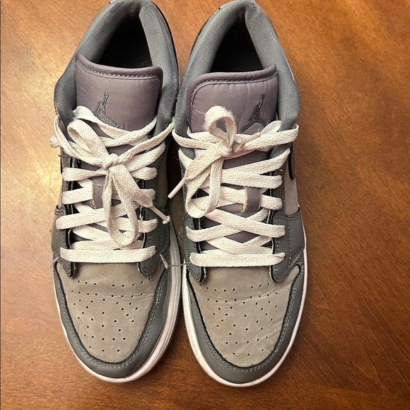 Nike Jordan 1Low-Top Sneakers in Gray and White - Picture 4 of 5